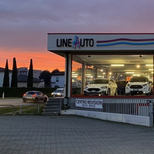 Autosalone multimarca, punto di riferimento per le zone di Bergamo, Brescia, Crema e Milano nella vendita di auto usate garantite, aziendale Km0 e nuove. 